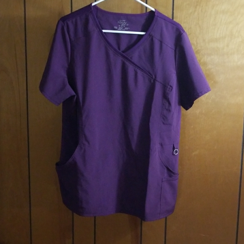 Cherokee Infinity scrub top XL